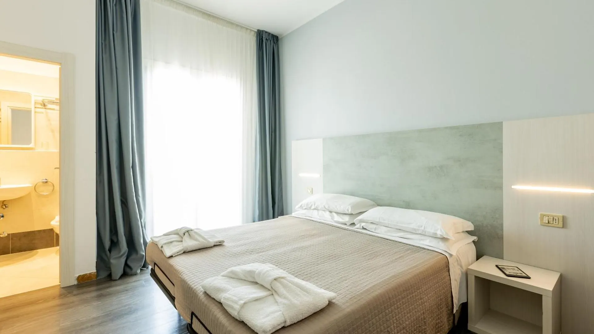 Hotel Kim Rimini 2*,  Italia